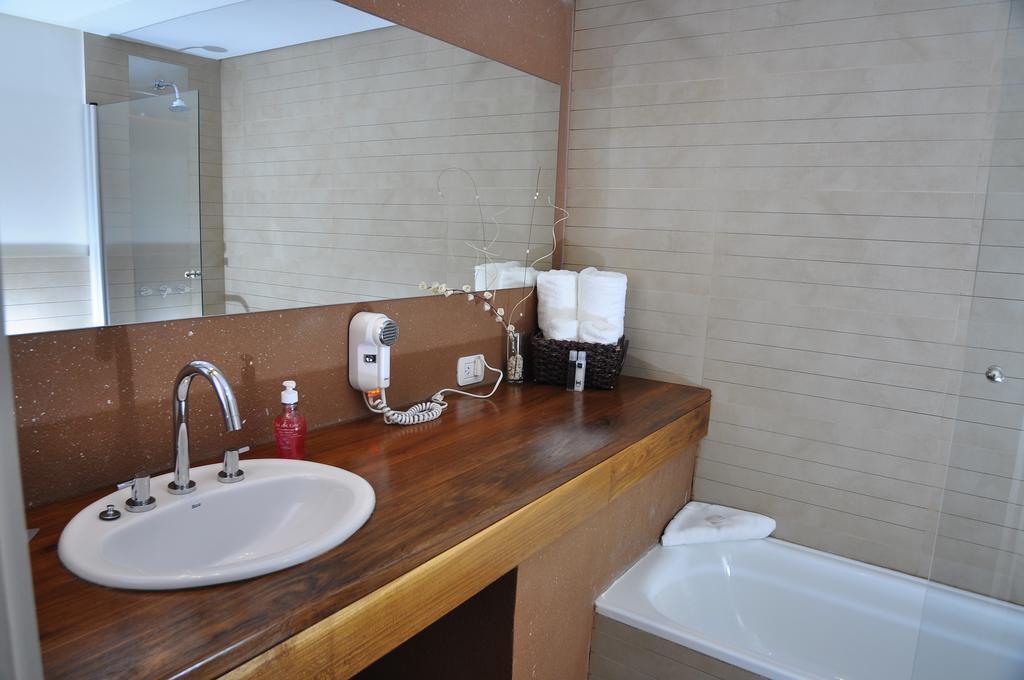 Herradura Hotel Suites Neuquén エクステリア 写真